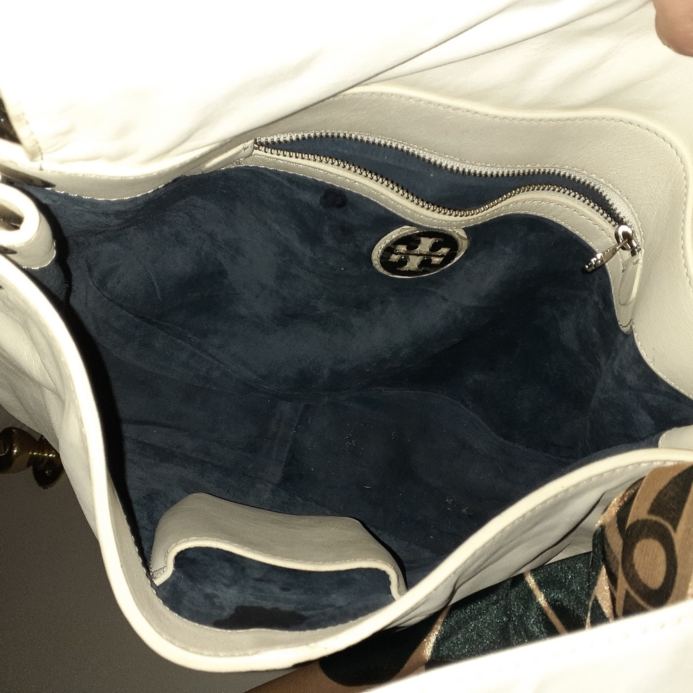 Tory Burch White Fold Over shoulder Bag - Picture 5 of 6